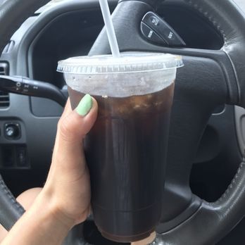 Araras Coffee & More - Large iced coffee, black - Coffee & Tea Near Me - White Plains, New York
