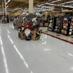 Yoke's Fresh Market - Beautiful