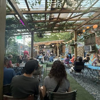 Mama Tried - Patio - Cocktail Bars Near Me - Brooklyn, New York