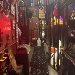 Gray Ghost Antiques & Collectibles