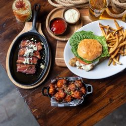 Hillwilly's Kitchen & Bar - Delicious southern cooking!