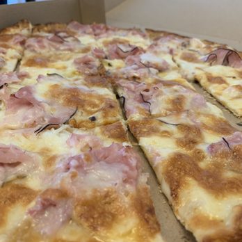 Mama Mel's Pizzeria - While Lemolian pizza. - Pizza Near Me - Saint Louis, Missouri Mama Mel's Pizzeria - While Lemolian pizza. - Pizza Near Me - Saint Louis, Missouri