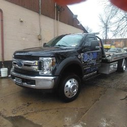 B & D Towing
