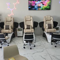 Fantastic massage chairs - because who doesn't need a massage? Fantastic massage chairs - because who doesn't need a massage?