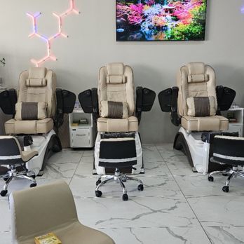 Perfect Nail & Spa - Fantastic massage chairs - because who doesn't need a massage? - Nail Salons Near Me - San Jose, California Perfect Nail & Spa - Fantastic massage chairs - because who doesn't need a massage? - Nail Salons Near Me - San Jose, California