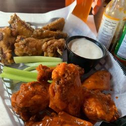 Scotty Quixx West - 28 flavors of wings
