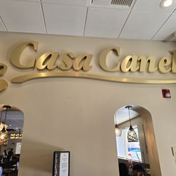 Casa Canela - Inside signage in foyer