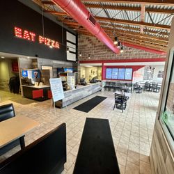 Rosati's Pizza - Front Entrance to Lobby
