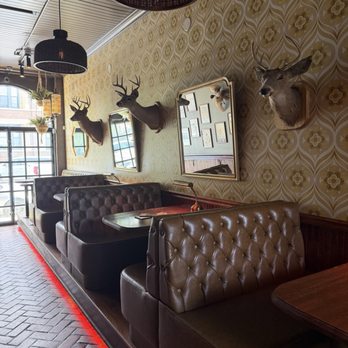 Quality Time - Cocktail Bars Near Me - Chicago, Illinois