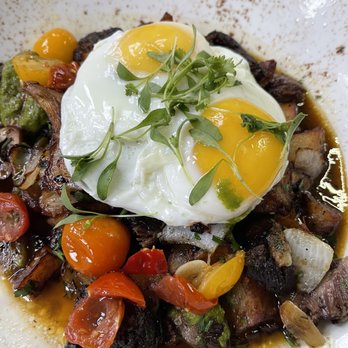 The Ice Plant - Short rib beef hash - delicious! - Cocktail Bars Near Me - St. Augustine, Florida
