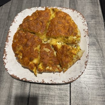 SportyPickle - Country Skillet Pizza - Sports Bars Near Me - Englewood, Colorado