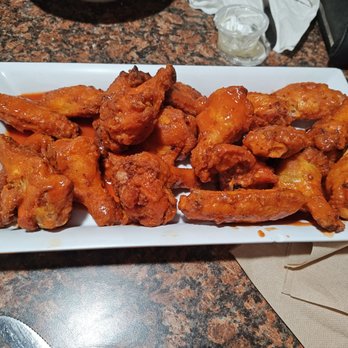 Zio's Pizzeria - Manic Mondays!!!! 20 wings for $13 sooooooo goood - Pizza Near Me - Omaha, Nebraska Zio's Pizzeria - Manic Mondays!!!! 20 wings for $13 sooooooo goood - Pizza Near Me - Omaha, Nebraska