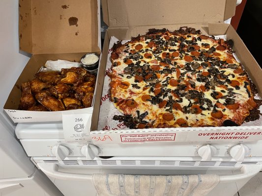 Bocce Club Pizza by null