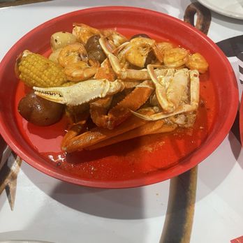Rusty Hook Bar & Grill - Seafood Platter - Bars Near Me - Bacliff, Texas