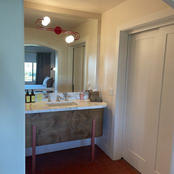 River Lodge - Hotels Near Me - Paso Robles, California