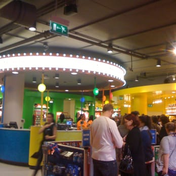 M&M's World - Candy Stores Near Me - London, XGL M&M's World - Candy Stores Near Me - London, XGL