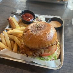 Crab cake sandwich