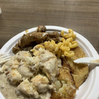 Comfort Inn Sandusky - Biscuits and gravy, Mac n cheese, pork chops and gravy, pan potatoes, scrambled eggs. All yummy! - Hotels Near Me - Sandusky, Ohio Comfort Inn Sandusky - Biscuits and gravy, Mac n cheese, pork chops and gravy, pan potatoes, scrambled eggs. All yummy! - Hotels Near Me - Sandusky, Ohio