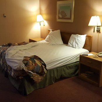 Diamondhead Inn and Suites - Blood stained bed sheets at no extra charge. - Hotels Near Me - Bay St. Louis, Mississippi Diamondhead Inn and Suites - Blood stained bed sheets at no extra charge. - Hotels Near Me - Bay St. Louis, Mississippi