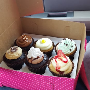 Smallcakes Williamsburg - Cupcakes Near Me - Williamsburg, Virginia Smallcakes Williamsburg - Cupcakes Near Me - Williamsburg, Virginia