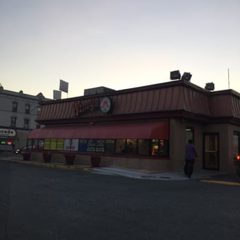 Wendy's - Fast Food Near Me - Jamaica, New York