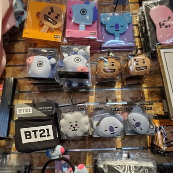 Hot Topic - BT21 - Accessories Near Me - Honolulu, Hawaii Hot Topic - BT21 - Accessories Near Me - Honolulu, Hawaii