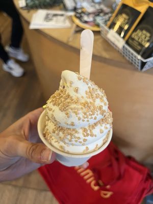 Momma's Grocery + Wine by null