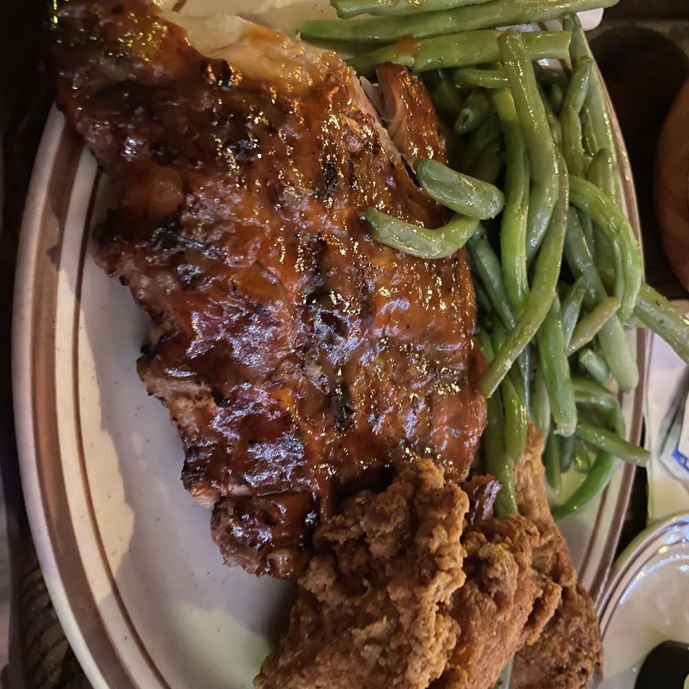 Mars Resort - Ribs, fried chicken & fresh green beans - American Near Me - Lake Geneva, Wisconsin Mars Resort - Ribs, fried chicken & fresh green beans - American Near Me - Lake Geneva, Wisconsin