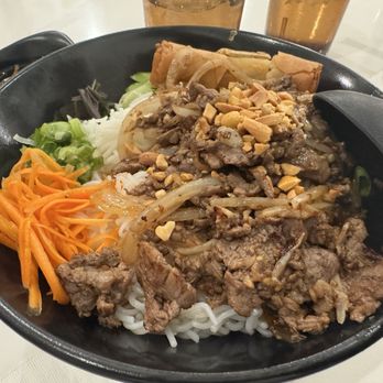 Nha Trang Vietnamese Cuisine - Filet mignon noodle salad - Noodles Near Me - Pasadena, California Nha Trang Vietnamese Cuisine - Filet mignon noodle salad - Noodles Near Me - Pasadena, California