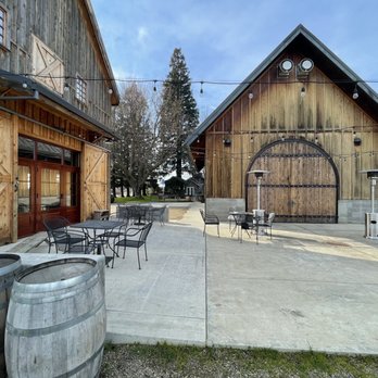 Stonum Vineyards and Winery - Outdoor seating - Wineries Near Me - Lodi, California Stonum Vineyards and Winery - Outdoor seating - Wineries Near Me - Lodi, California