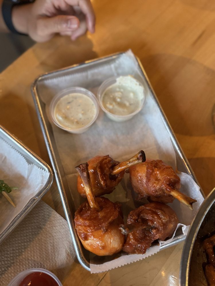 Food from Hopdoddy Burger Bar