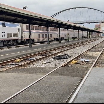 Amtrak - Coast Starlight arriving at the station. - Train Stations Near Me - Portland, Oregon