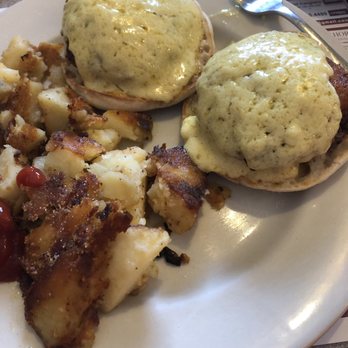 Country Corner Diner - Crab cake eggs Benedict with crispy home fries - New American Near Me - Bethany, Connecticut Country Corner Diner - Crab cake eggs Benedict with crispy home fries - New American Near Me - Bethany, Connecticut