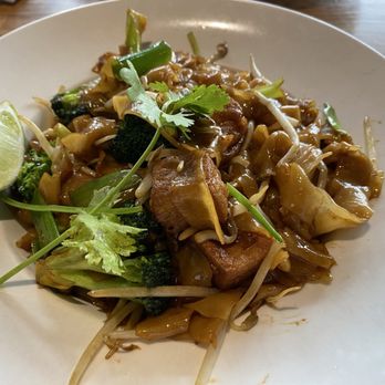 SEAK - Pad See Ew with Tofu - Vietnamese Near Me - Edgewater, New Jersey