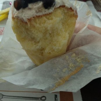 Miss Durian - The $10 dollar cupcake that topped with some rough tapioca - Desserts Near Me - Toronto, Ontario Miss Durian - The $10 dollar cupcake that topped with some rough tapioca - Desserts Near Me - Toronto, Ontario