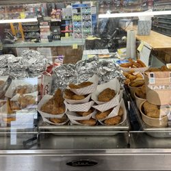 Main Street Market - Fresh food for the school rush