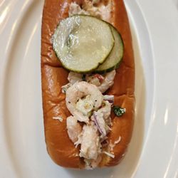 Mini lobster & shrimp roll