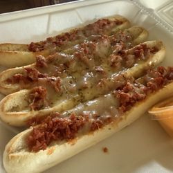 Maurizio's Pizza & Restaurant - Pepperoni stuffed bread sticks