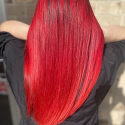 Riah Salon