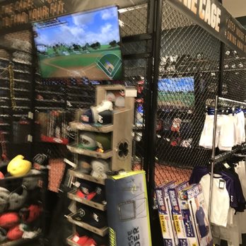 DICK'S Sporting Goods - Outdoor Gear Near Me - Roseville, California