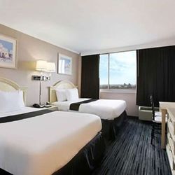 Days Inn By Wyndham North Bergen - Guest room