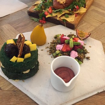 Brunch & Cake - Banana matcha pancakes - Breakfast & Brunch Near Me - Barcelona, B