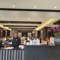 M. Vincé Nail Spa - View from the waiting area near the front.