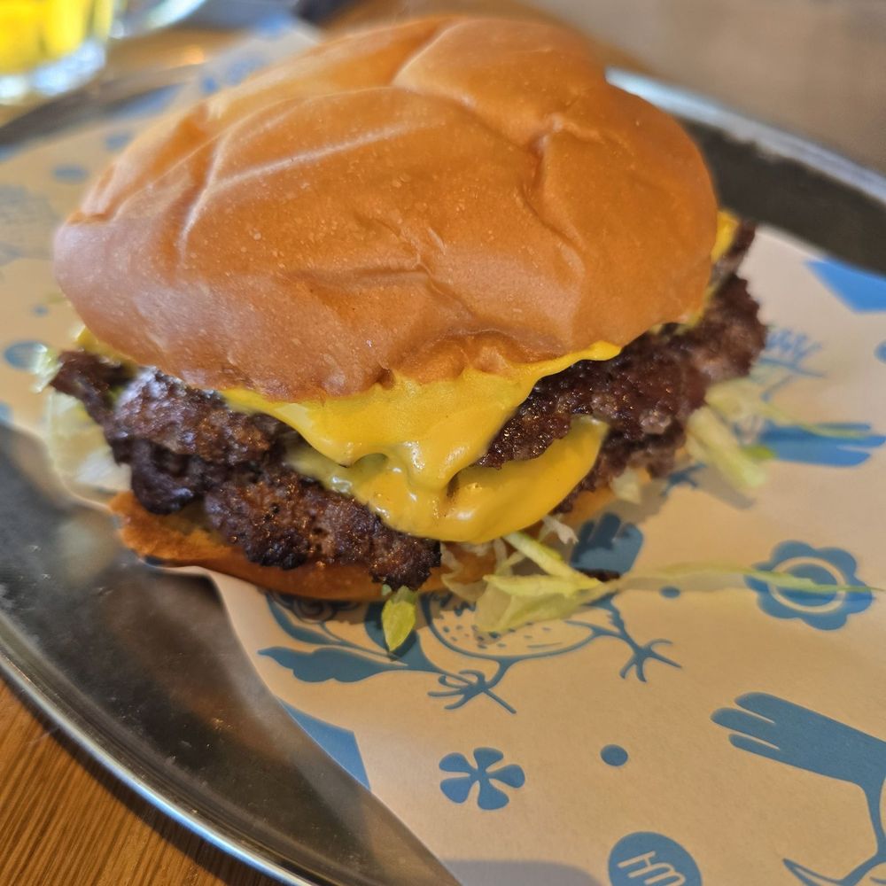 Wren Südhalle - Wren burger - Breweries Near Me - Phoenix, Arizona Wren Südhalle - Wren burger - Breweries Near Me - Phoenix, Arizona