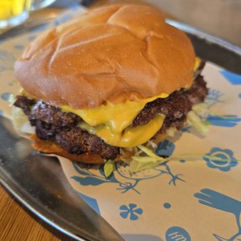 Wren Südhalle - Wren burger - Breweries Near Me - Phoenix, Arizona Wren Südhalle - Wren burger - Breweries Near Me - Phoenix, Arizona