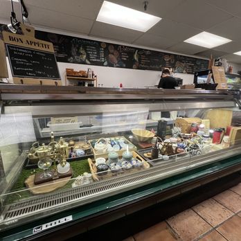 Oriole Cafe - Interior - Cafes Near Me - Vancouver, British Columbia