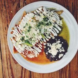 Azafrán - No sabes que desayunar? Nuestros chilaquiles son la opción.