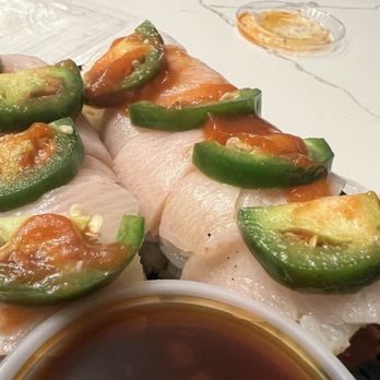 405 Thai & Sushi - Yellowtail Jalapenos Roll - Sushi Bars Near Me - North Hills, California
