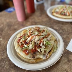 Pupuseria La Estrella - Pupusa ready to eat