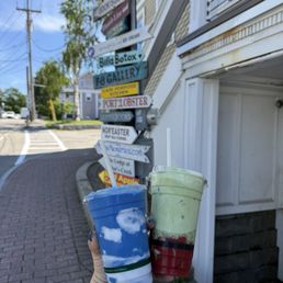 Cloud 9 smoothie, strawberry sweet cream matcha Cloud 9 smoothie, strawberry sweet cream matcha